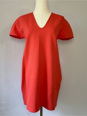 Jil Sander Coral Stretch Knit V-Neck Shift Dress Sz US 6-10 Made in Italy